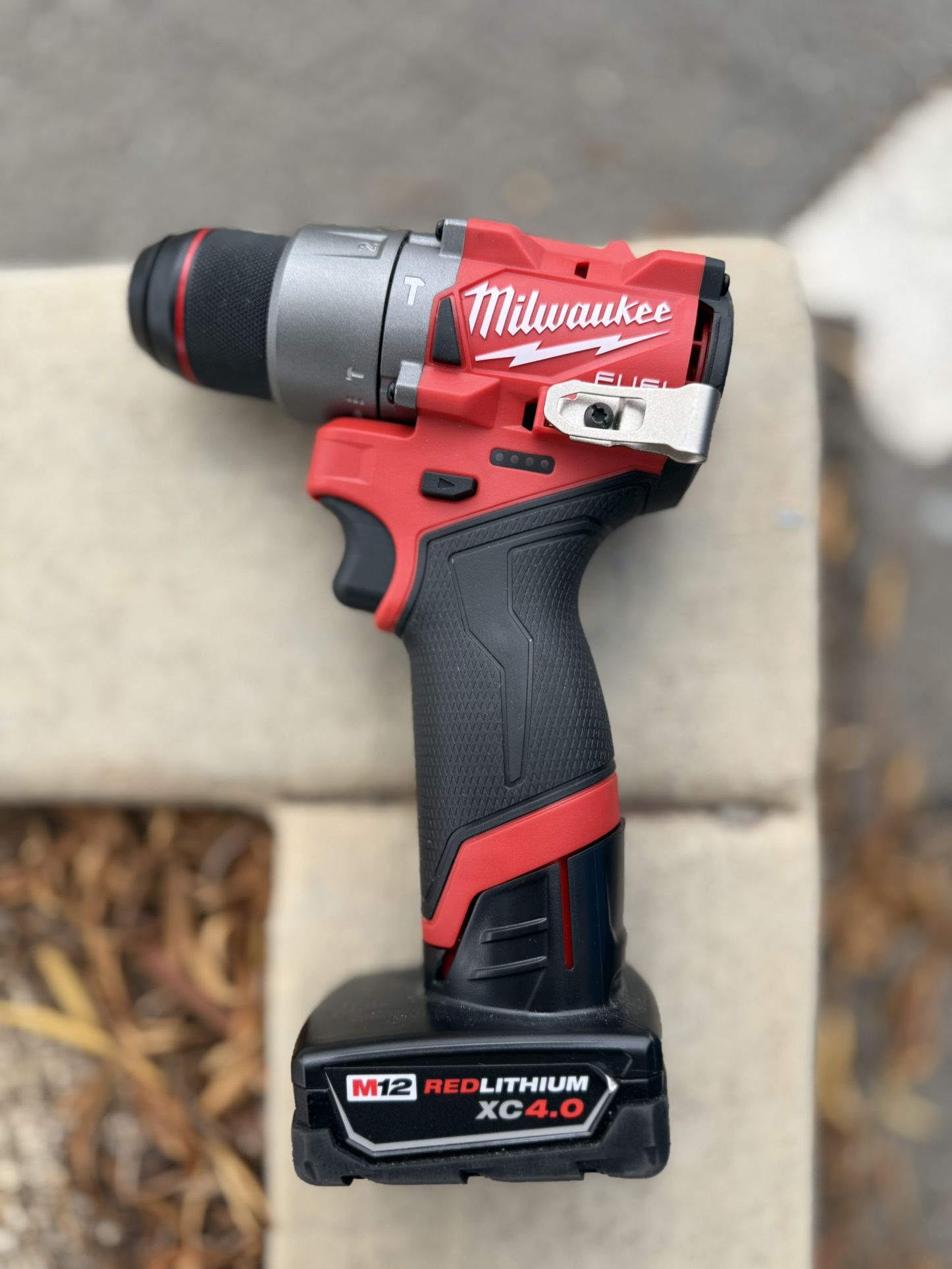 Milwaukee M12 1/2 Drill Driver With Xc 4.0 Battery