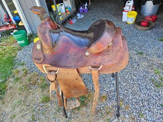 Roping saddle 15 inch seat