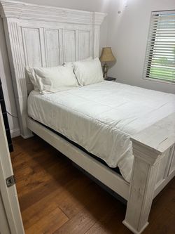 Queen white Farm bed