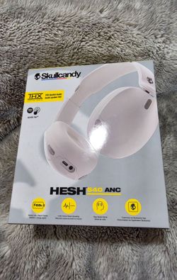 New skull candy Bluetooth wireless headphones
