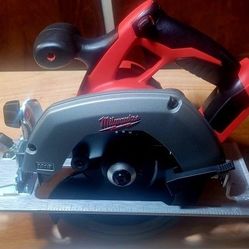 MILWAUKEE M-18 CORDLESS 6 1/2 INCH CIRCULAR SAW