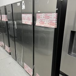STAINLESS STEEL SAMSUNG REFRIGERATOR 
