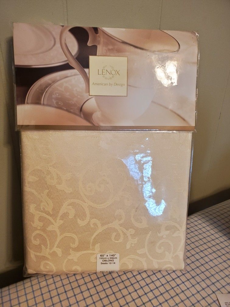 Lennox Tablecloth 60x 140