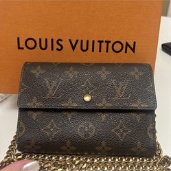 Authentic Louis Vuitton Monogram Porte Tresor Etui WOC On Chain