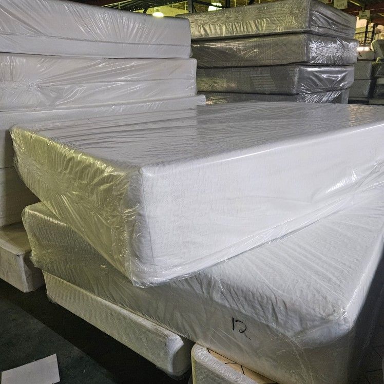 SIGNATURE 13IN QUEEN MEMORY FOAM MATTRESS