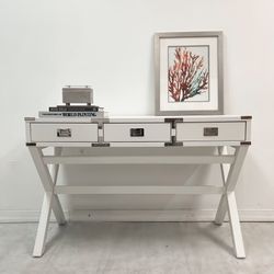 White Desk 
