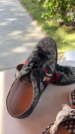 Tennis size 9