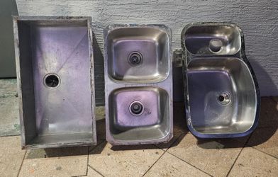 Sink in good condition $60 each