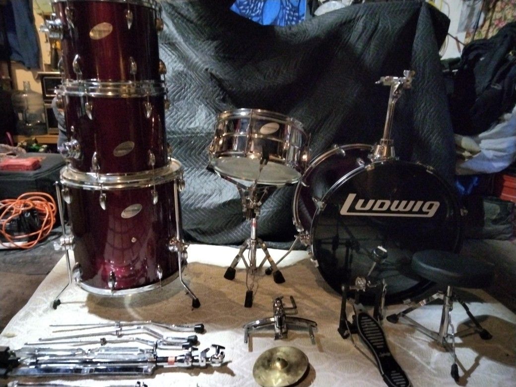 Ludwig Accent Drum Set Ñ Back
