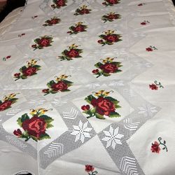 Hermoso Mantel Para 6 y 8 Sillas Hecho a Mano Punto Cruz 