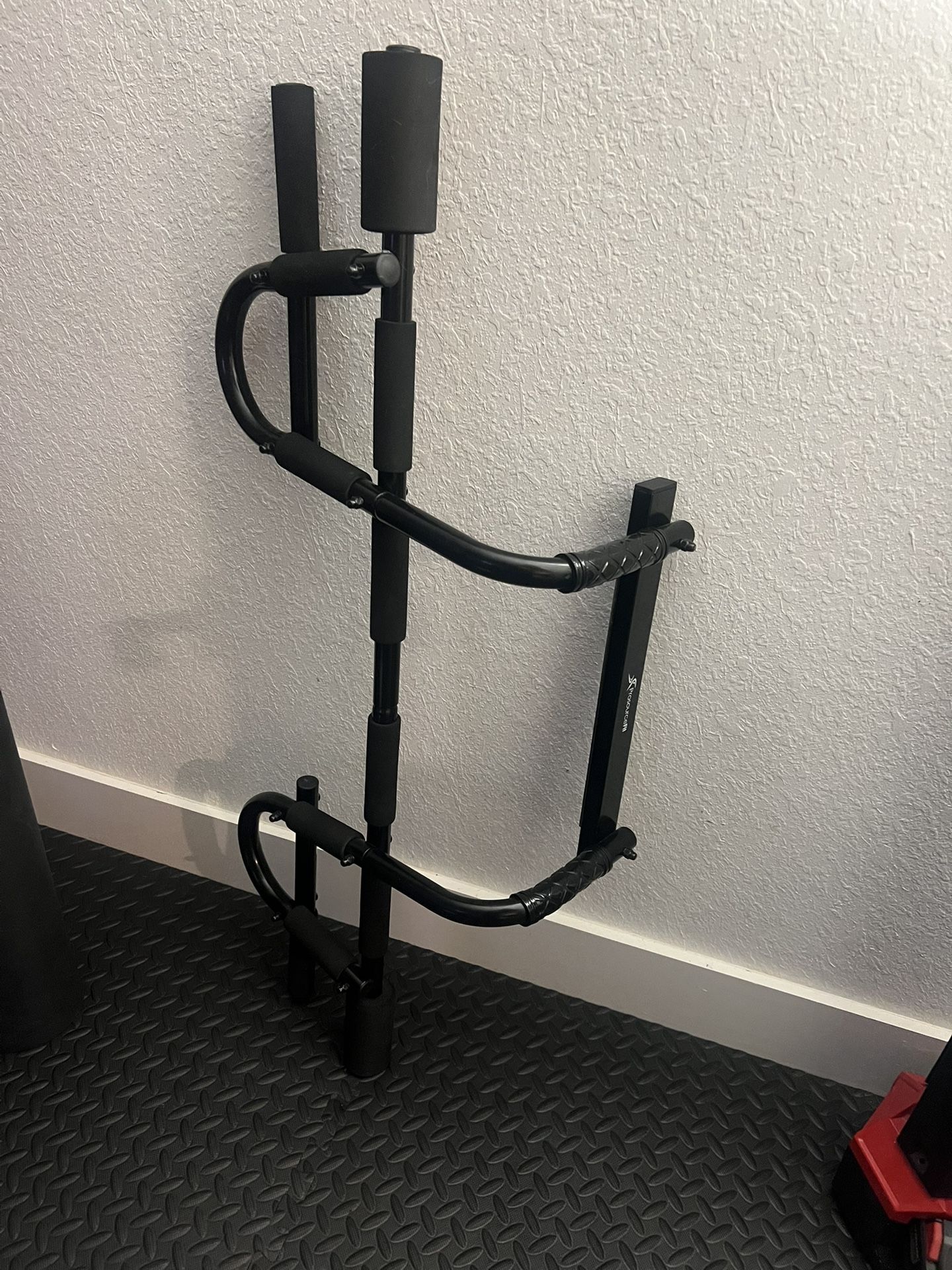 Pull Up Bar