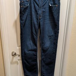 Like New Men's Deep Blue Levi's Jeans 40x 32