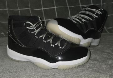 Like new Jordan 11 Jubilee     size 10