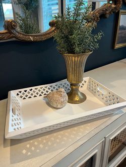 Wood lattice look tray