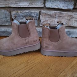 UGG Neumel Chelsea Ankle Boots Women US Size 6 Chestnut Color NEW 