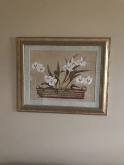 Wall picture frame