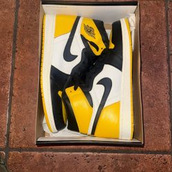 Jordan 1 High Yellow Toe (size 12)