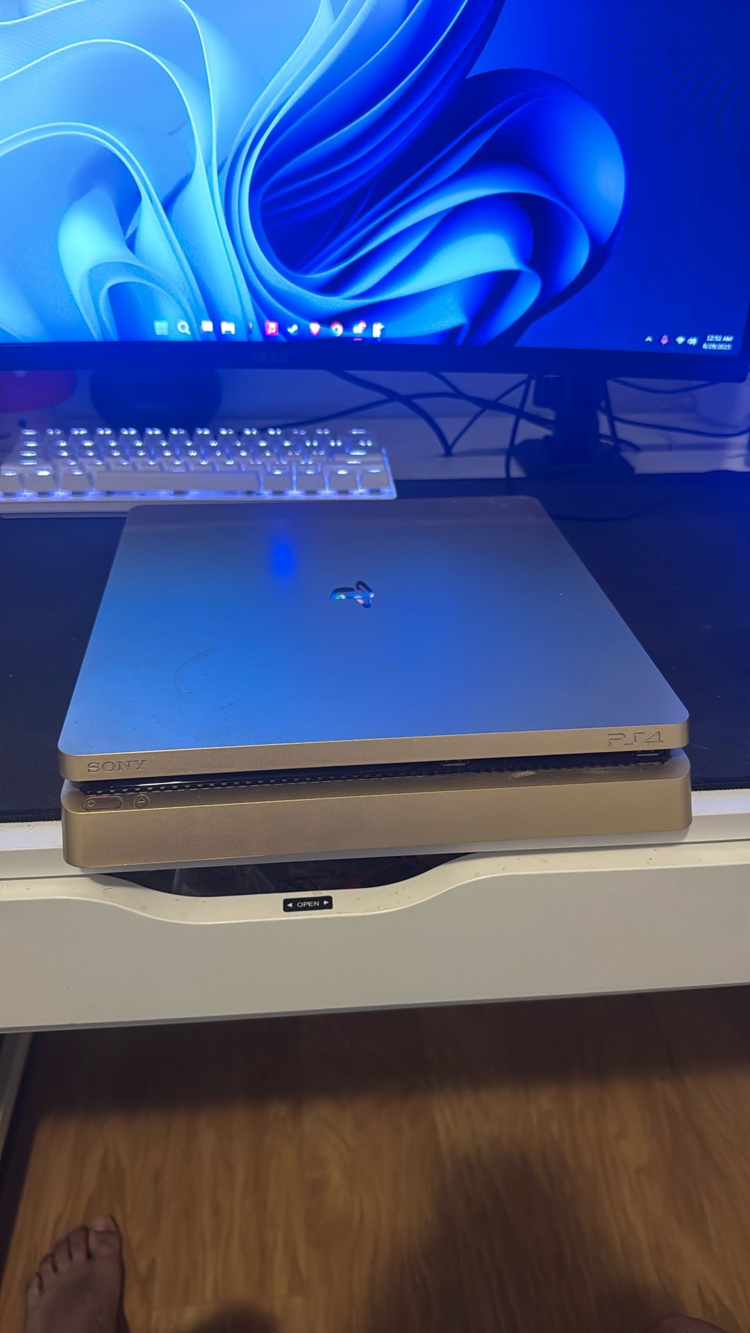 gold ps4 pro slim