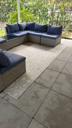 Outdoor area rug 8 x 10