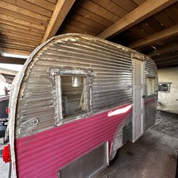 VINTAGE CAMPING TRAILERS  (NEED GONE ASAP!)