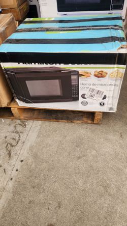 Hamilton Beach 0.9 Cu ft Countertop Microwave Oven, 900 Watts, Black Stainless