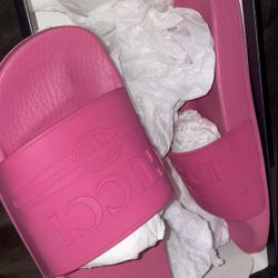 Pink Gucci Slides Size 37 $200 Pick Up Only 
