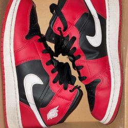 Air Jordan 1 Mid Gym Red Black White