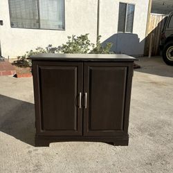 Small dresser 