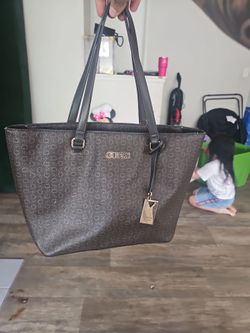 GUESS PURSE