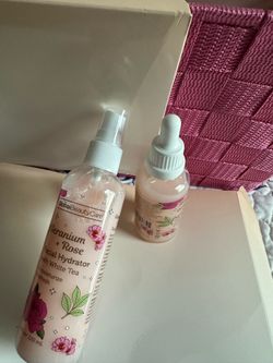 Agua de rosas yaseite. De rosas. Para. Faciales.