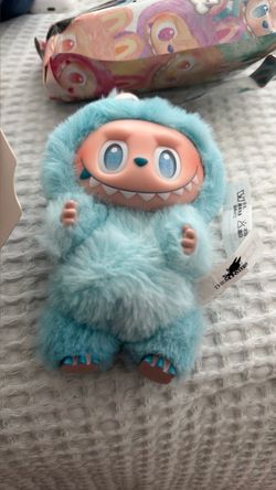 LABUBU ORIGINAL BIG INTO ENERGY