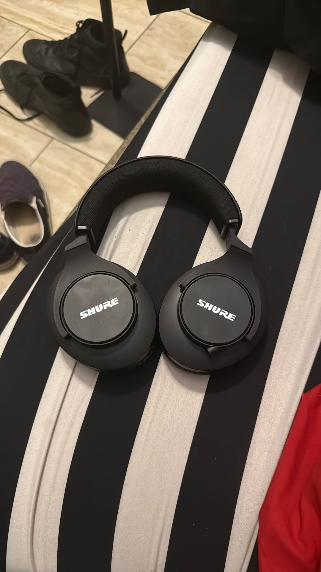 Shure SRH440A headphones