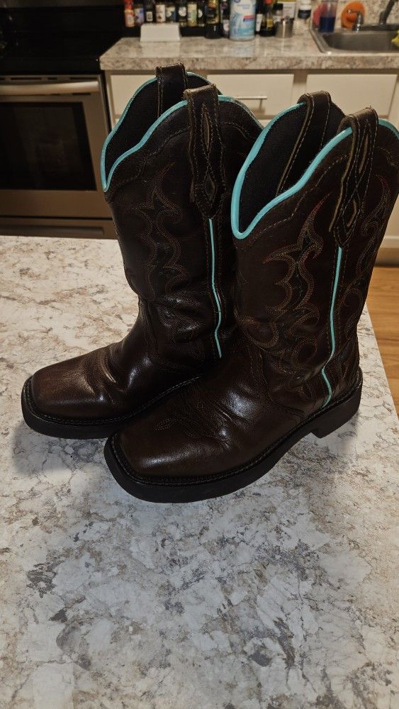 Size 7 Women's Pull On Boots
