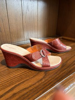 Rockport Women’s Red Wedge Sandal-Size 8