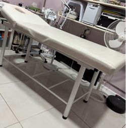 White Massage Treatment Table with Face Hole