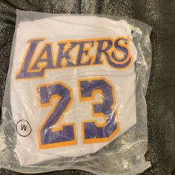 Medium  23 Lakers $75 