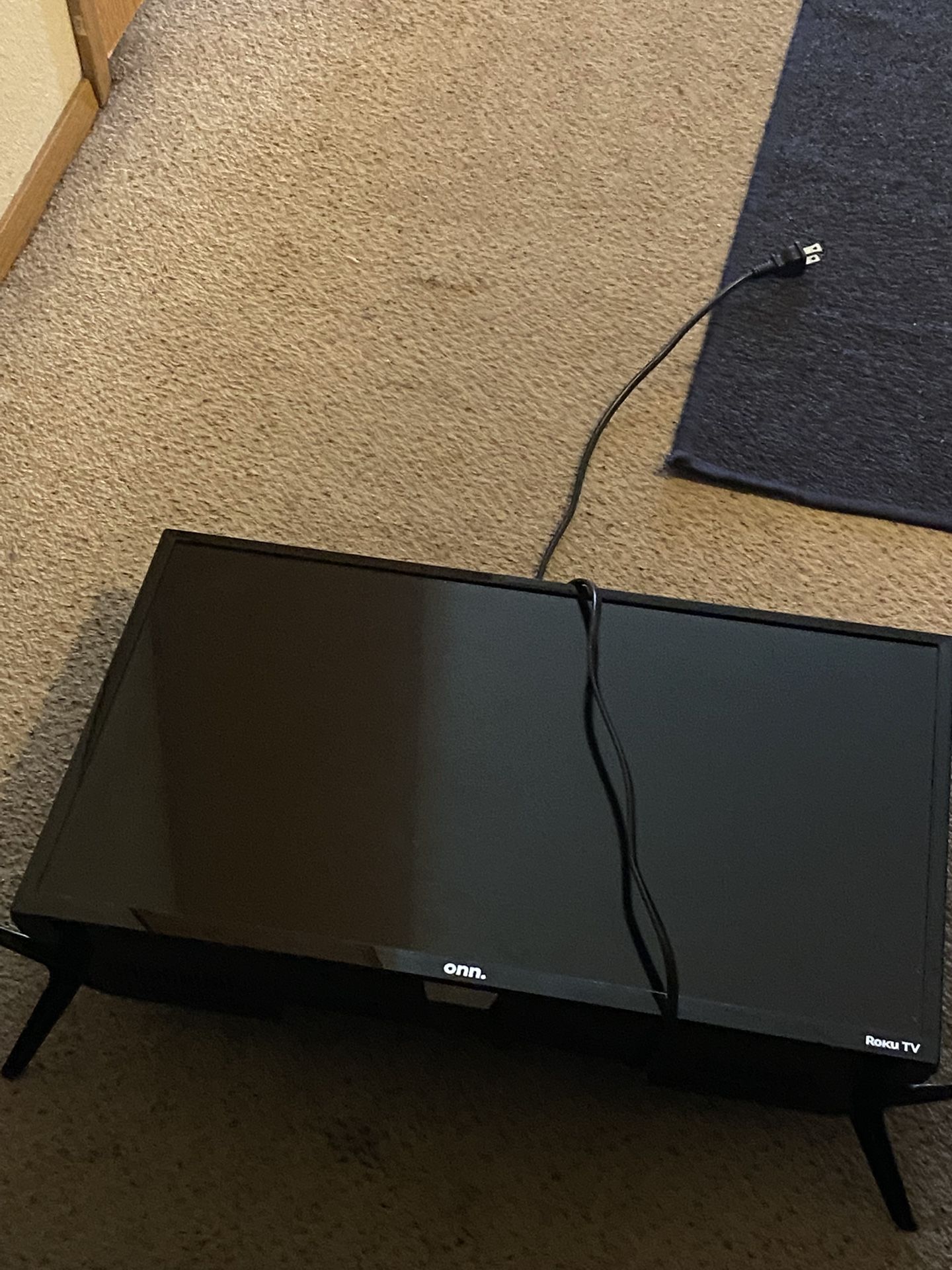 SMALL TV