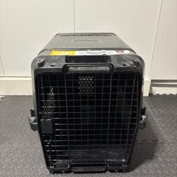EveryYay Travel Pet Kennel, a black, heavy-duty pet carrier designed for both home use and travel.  Size: large dimensions such as 28" L X 20.5" W X 2