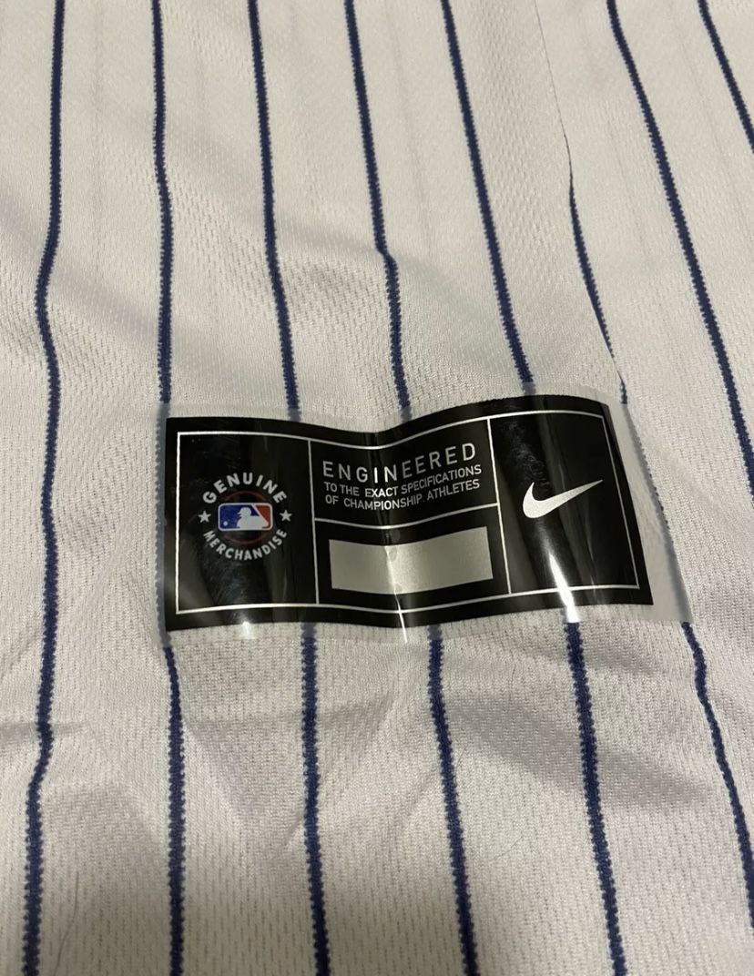 New York Yankees Derek Jeter Jersey Adult Size Medium Brand