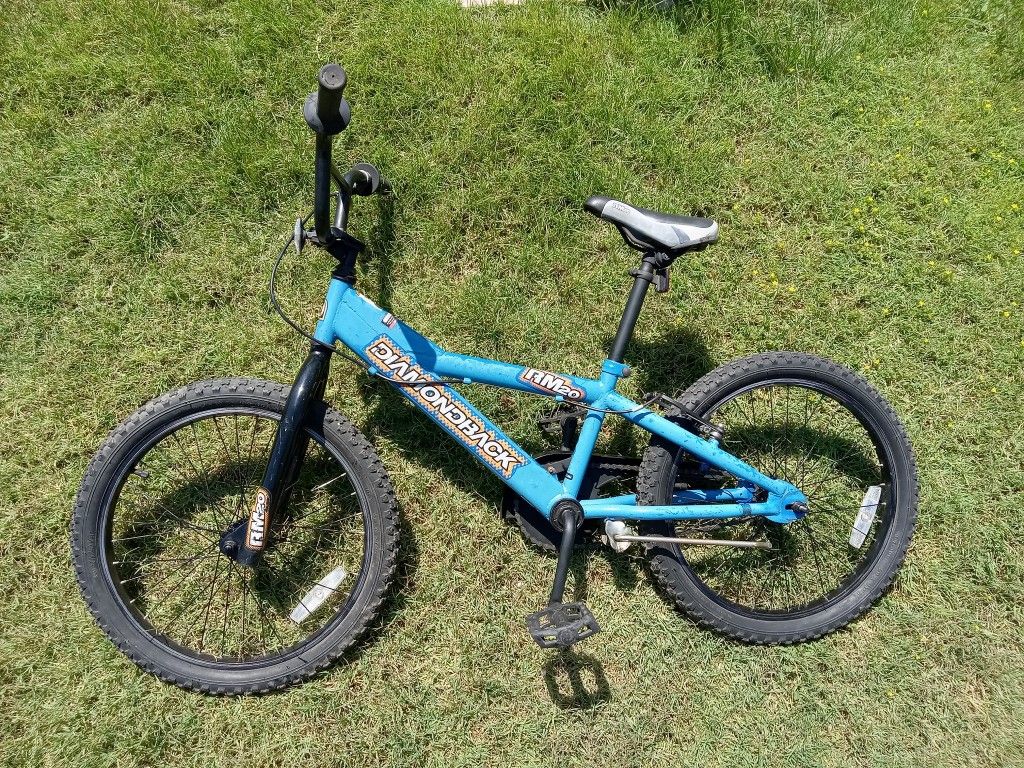 20 INCH DIAMONDBACK RM20 RACING TRAIL BMX BICYCLE
BICICLETA DE 20 PULGADAS