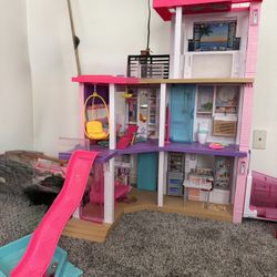 Barbie Dream House 