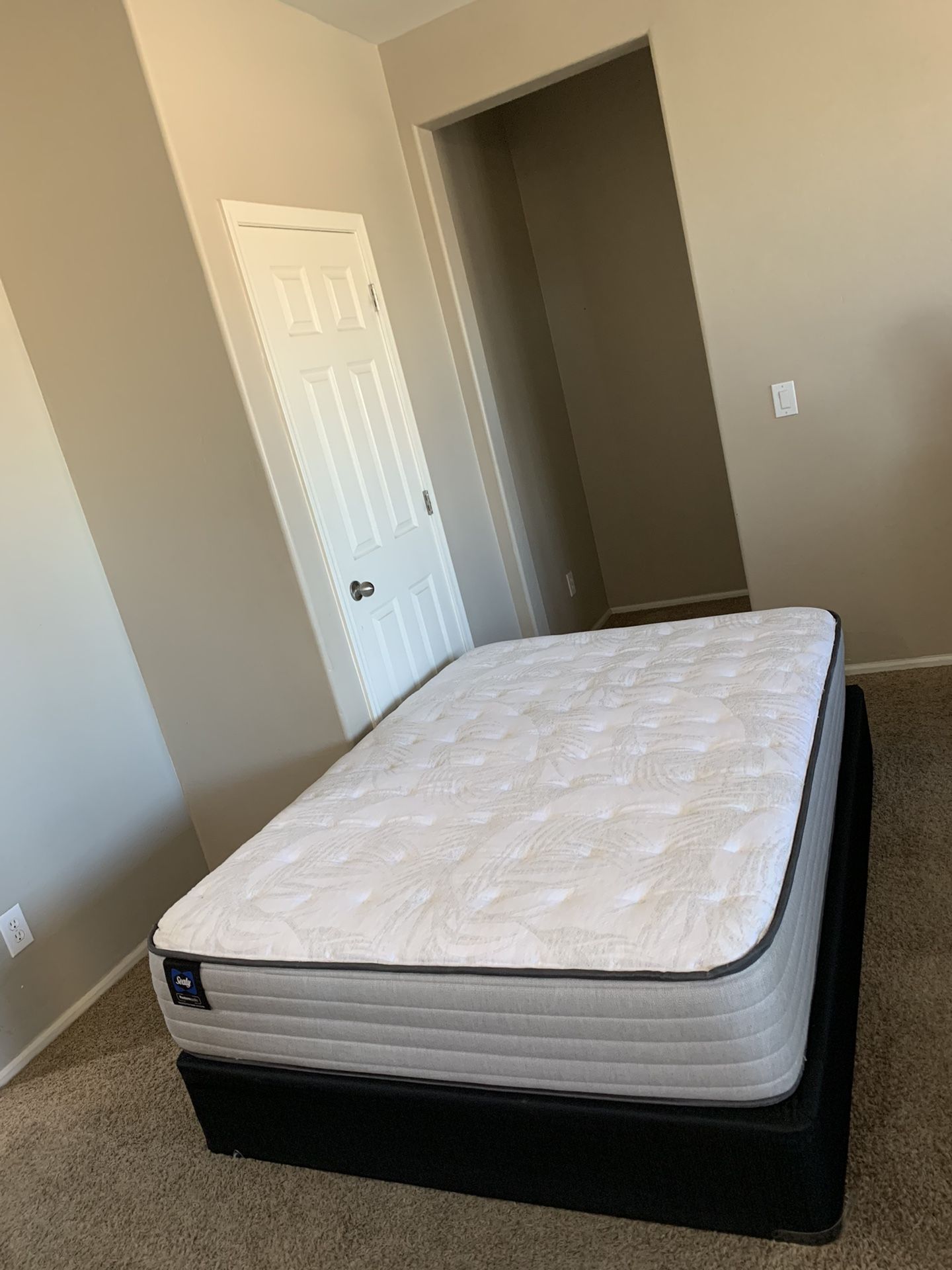 FULL SEALY MATTRESS AND FREE BOX SPRING