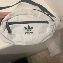 Addida Pouch Bag