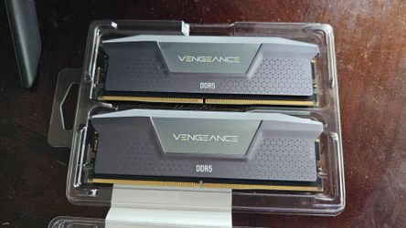 CORSAIR - VENGEANCE 16GB (2 x 8GB) DDR5