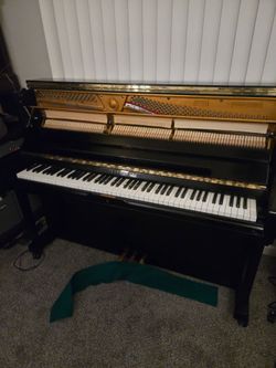 Young Chang U-116 45.5 Upright piano