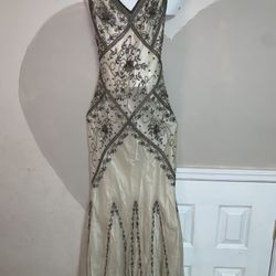 STUNNING Gown Perfect for any Occasion!!!