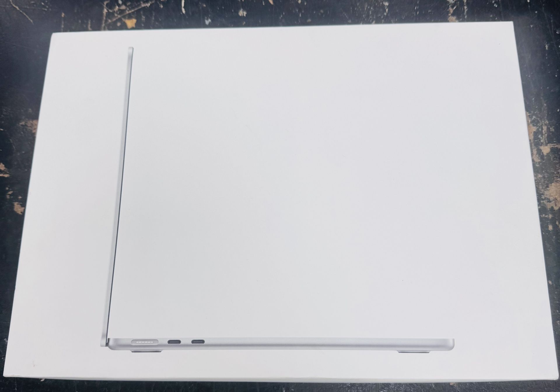 2025 MacBook Air 13” M4 24gb Ram 512gb SSD New