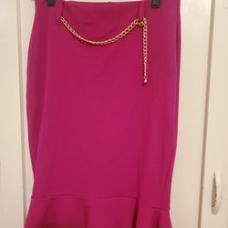 Used Women's Pink Skirt Size Small