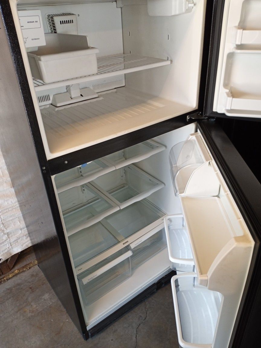 Refrigerator Black 32x65