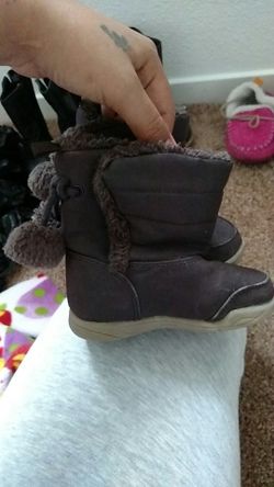 $3 size 5 brown girl boots